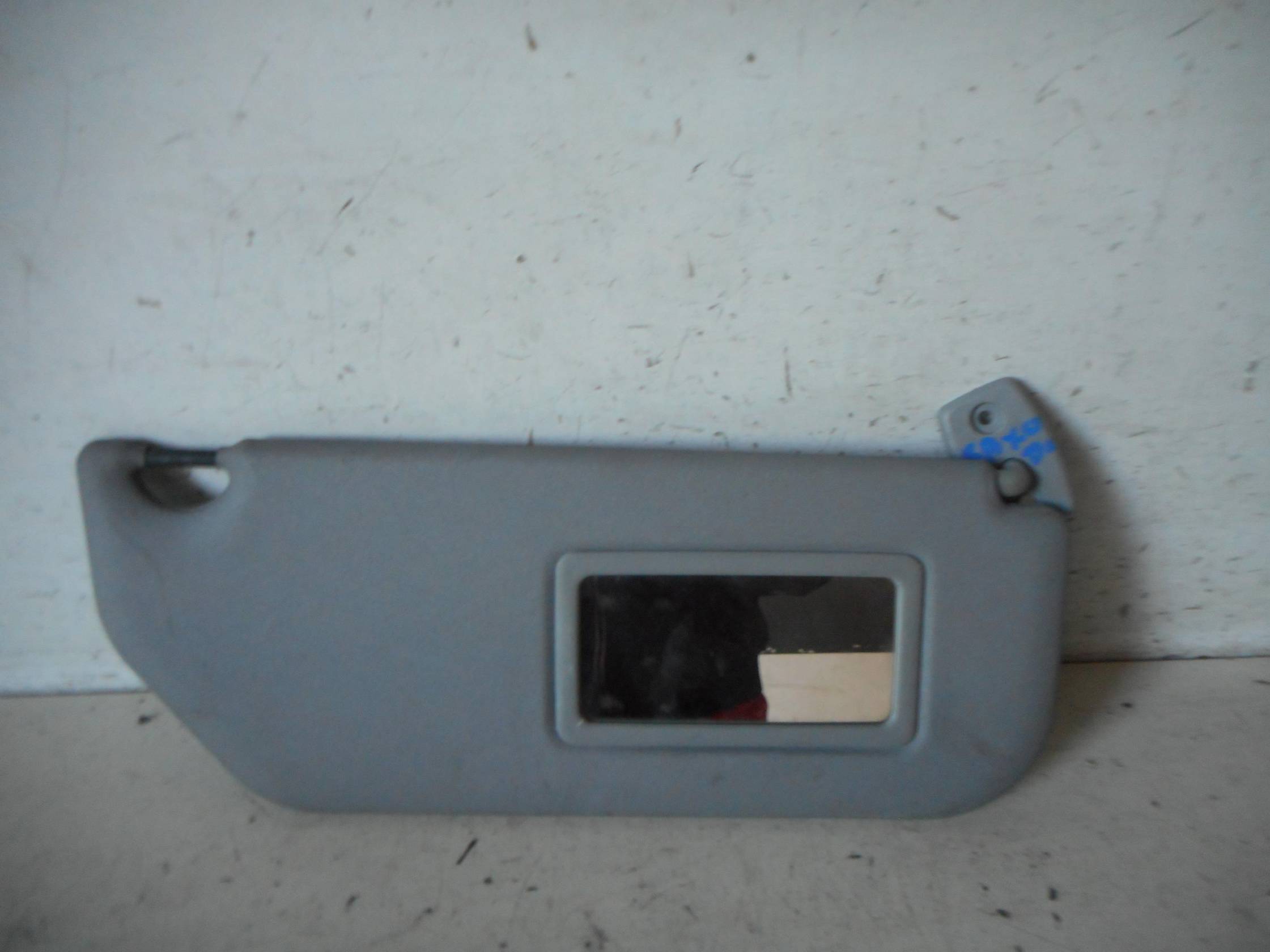 Aletta parasole parabrezza dx.